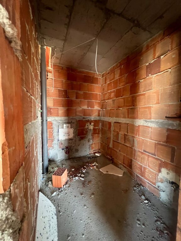 🏡 Shitet apartament 1+1