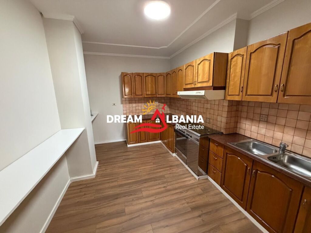 Jepet ambient me qera ne zonen e Bllokut , prane Sheshit Wilson (ID 42611529)