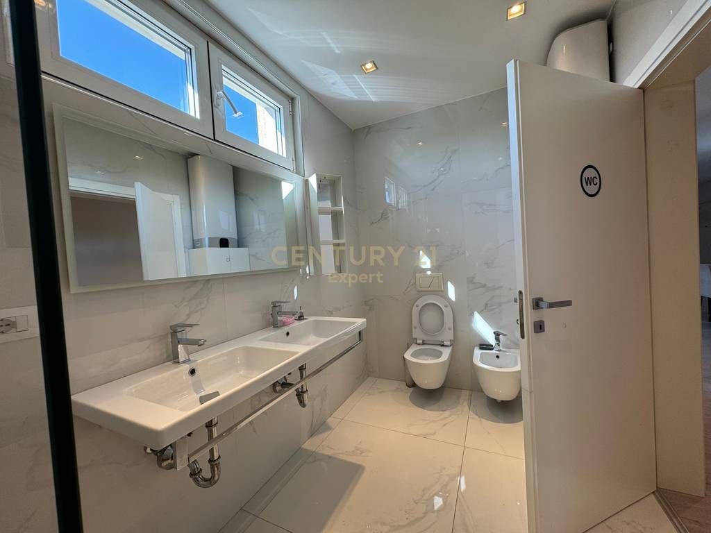 JEPET ME QIRA APARTAMENT 2+1+2 PRANE SHKOLLES SE BALETIT