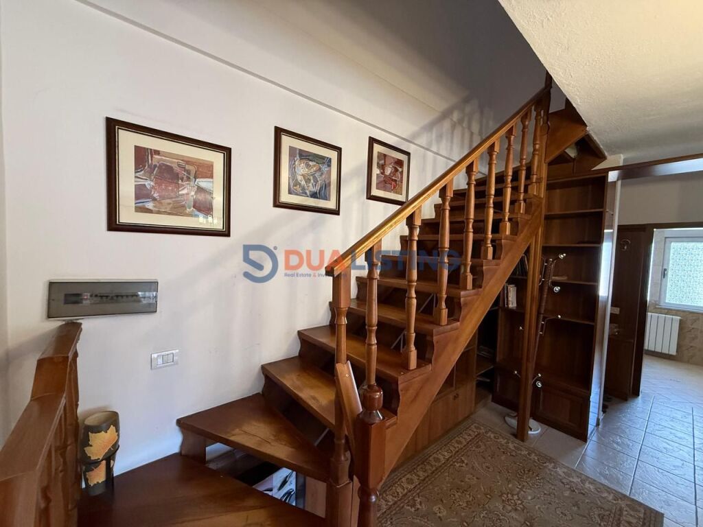 Jepet me Qira Duplex 3+1 | tek Ambasada Amerikane,Rruga e Elbasanit!