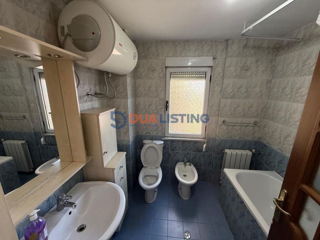 Jepet me Qira Duplex 3+1 | tek Ambasada Amerikane,Rruga e Elbasanit!