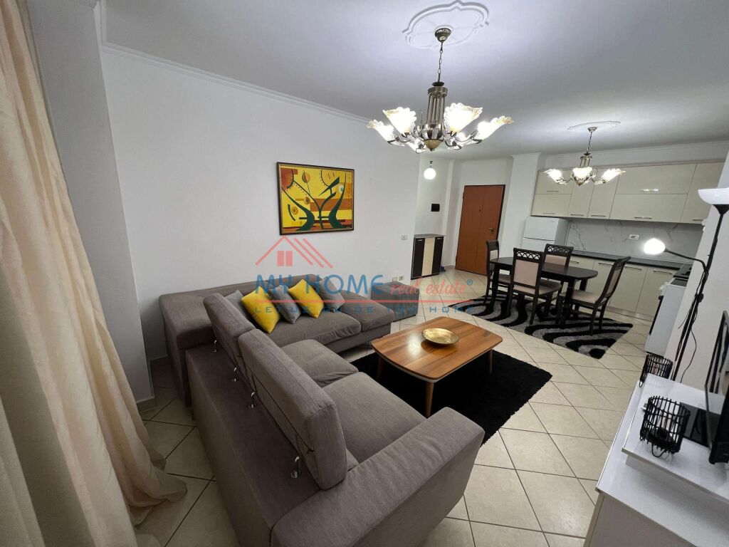 Apartament 2+1 me qera Komuna e Parisit Tirane