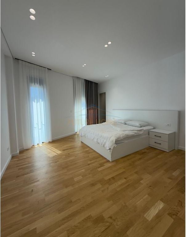 Qera, Vilë 3-kateshe, TEG