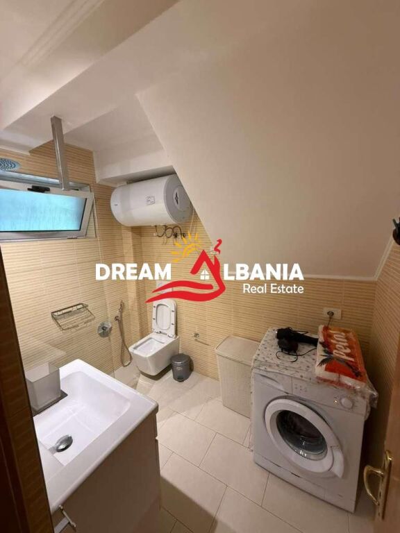 Jepet me qera apartament 1+1 me oborr tek 21 Dhjetori prane Mondial (ID 4219487)