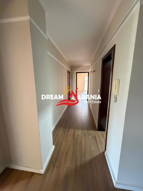 Jepet ambient me qera ne zonen e Bllokut , prane Sheshit Wilson (ID 42611529)