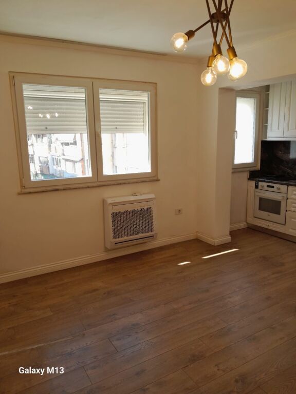 3+1, partially furnished for residence or office, mine peza, 750 euros