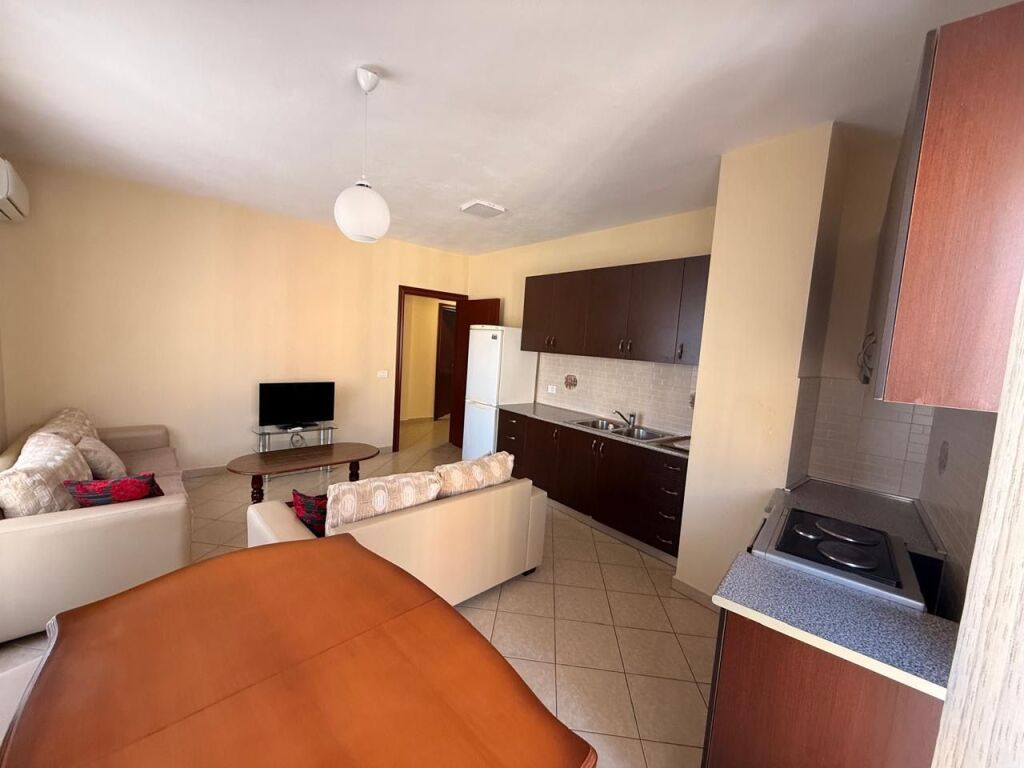🏡 Jepet me qira apartament 1+1 – mbrapa Globe, Rr. e Kavajës