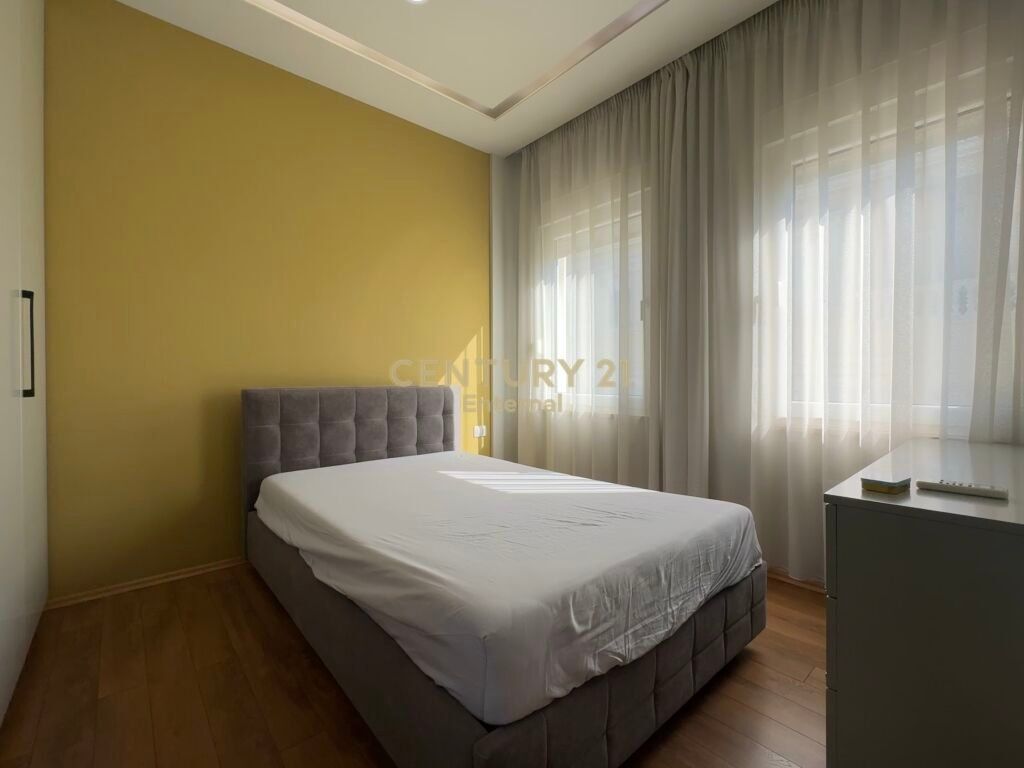 Vile luksoze per qira prane Teg