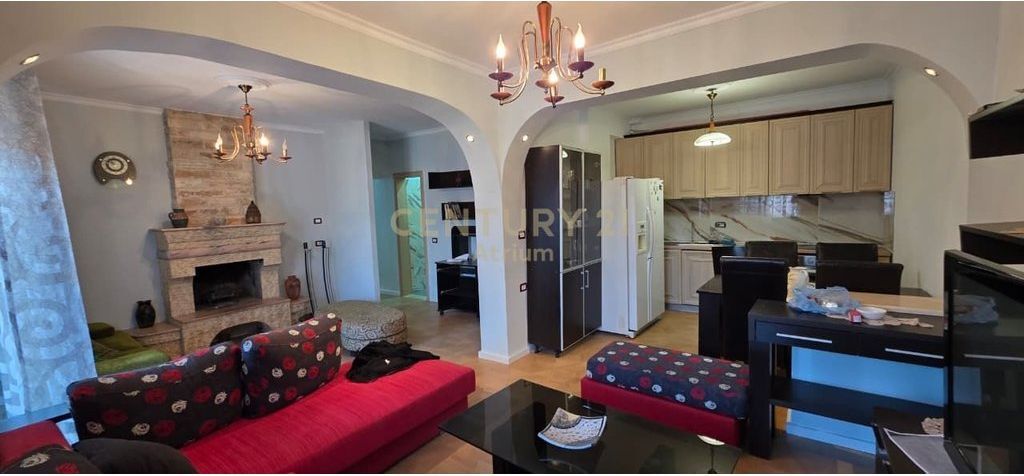 Apartament 2+1 per shitje tek Ish-Restorant Durresi