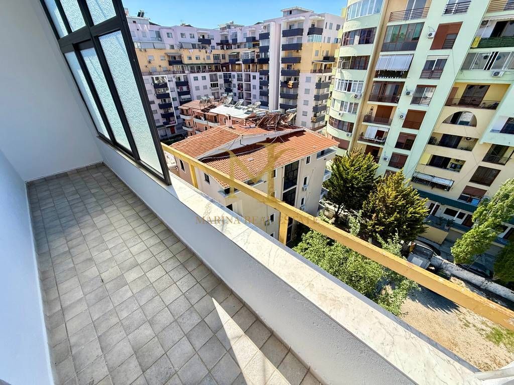 Shitet Apartament 1+1, Plazh Hekurudha,Durrës