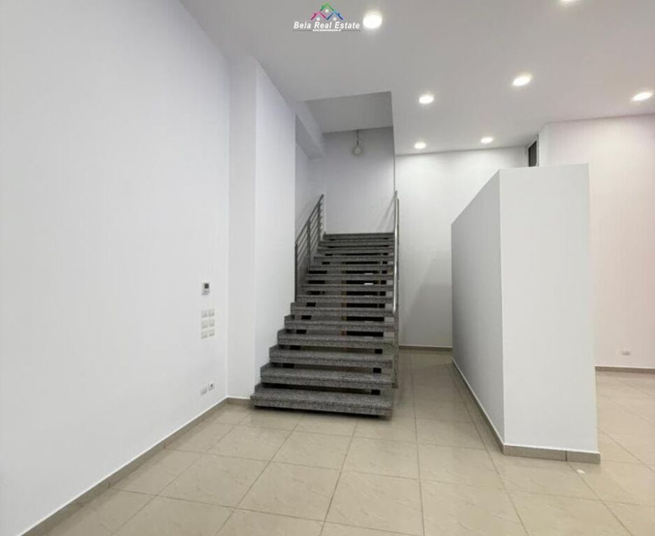Negozio In Affitto Presso Complesso Delijorgji ( ID BD21893) Tirana