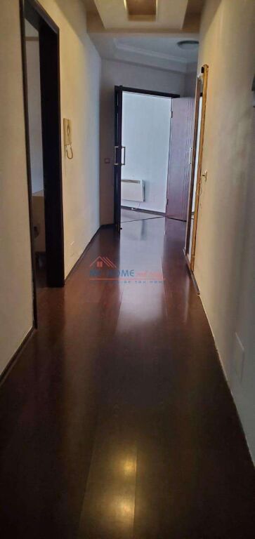 Apartament 3+1 ne shitje Komuna e Parisit ne Tirane