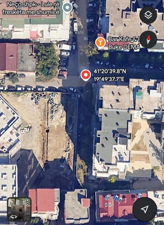 🏬 Ambient tregtar në shitje pranë Rrugës 5 Maji – 63 m²