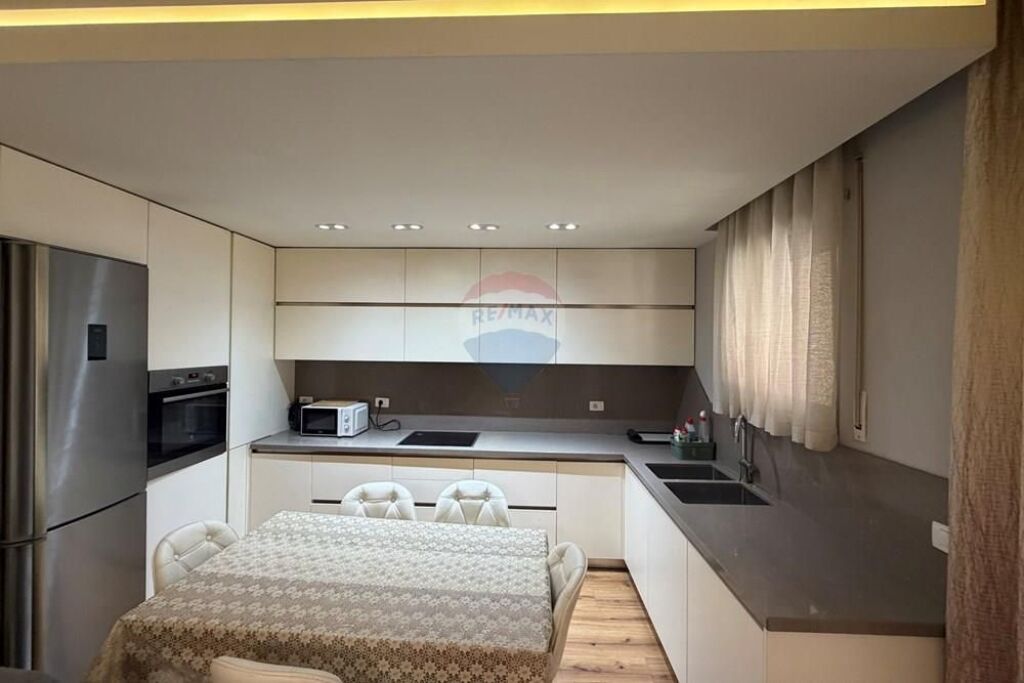 APARTAMENT 2+1 ME QERA TEK KOMPLEKSI DELIJORGJI