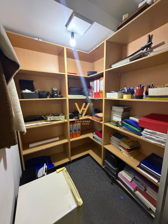 JEPET ZYRE 160 M2 ME QIRA NE MYSLYM SHYR 1.500 EURO