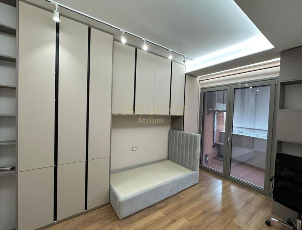 SHITET APARTAMENT 2 + 1 + 2