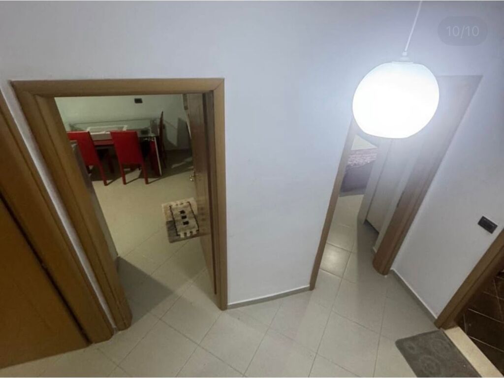 2+1, 4th floor without elevator, in Someg Myslym Shyri, 600 thousand lek