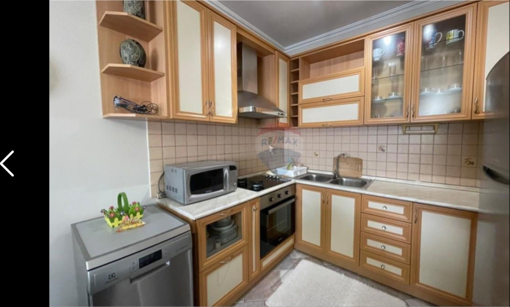 Apartament per qera 1+1 tek Shkolla e Baletit