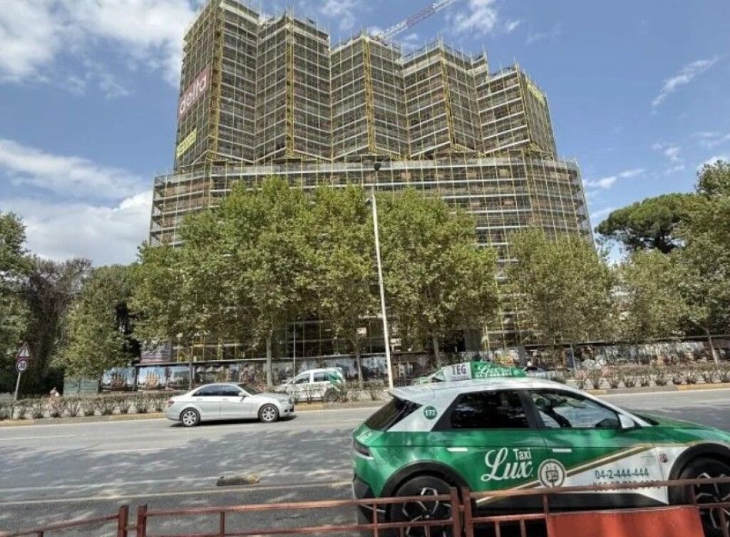 Shop for sale ground floor 0 Colonnade Residence📍Dritan Hoxha street, Zogu i Zi, Laparak