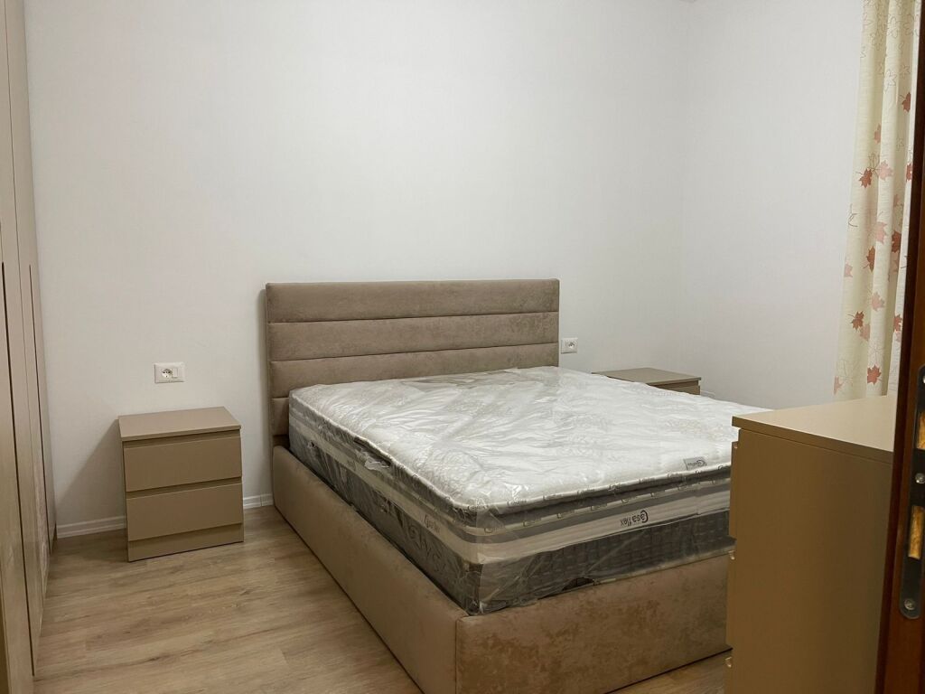 Apartament 2+1+2 per qera Farmacia 10!
