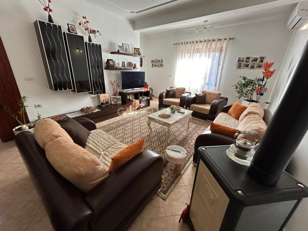 Vile 3-Kateshe per shitje ne zonen e Don Boskos