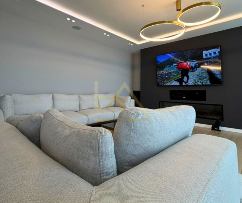 Duplex di Lusso in Affitto – Square 21, Tirana