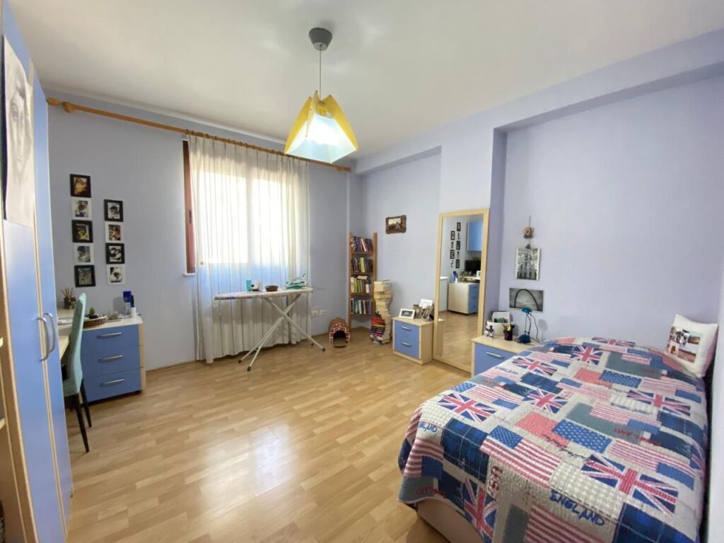 Apartament 2+1+2 Ne  Shitje ,Myslym Shyri