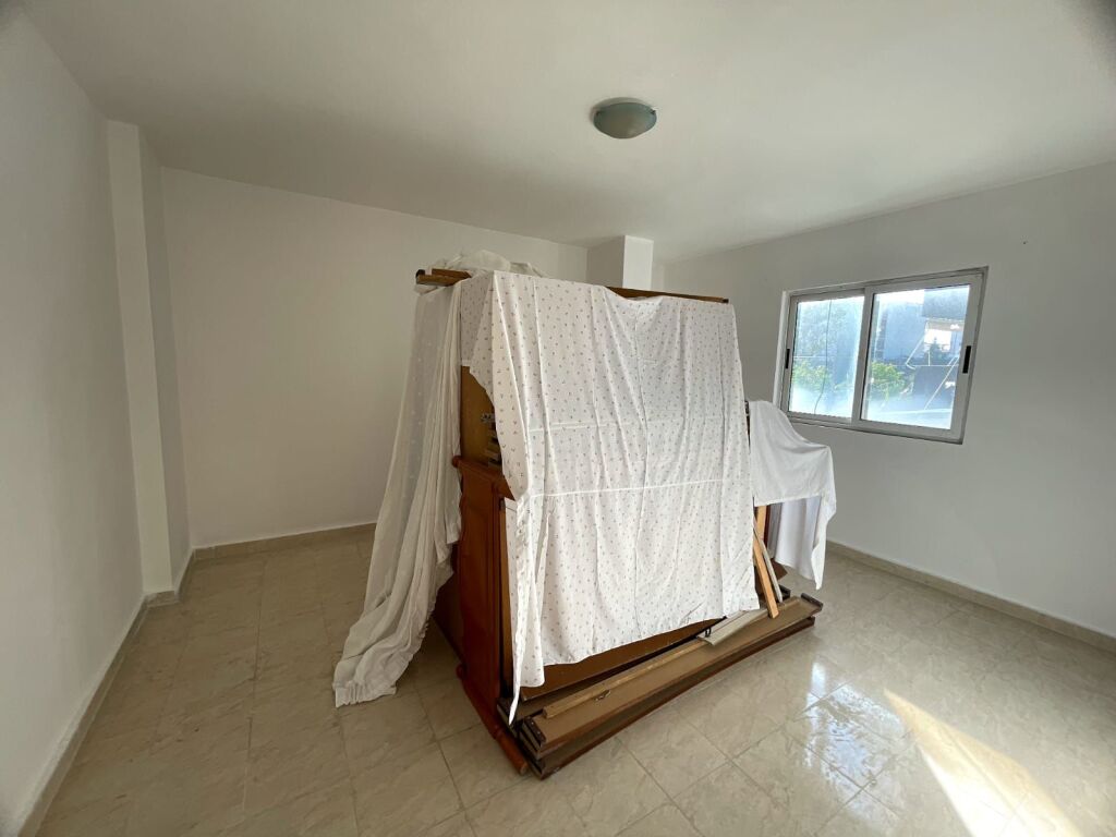 Shitet apartament 1+1