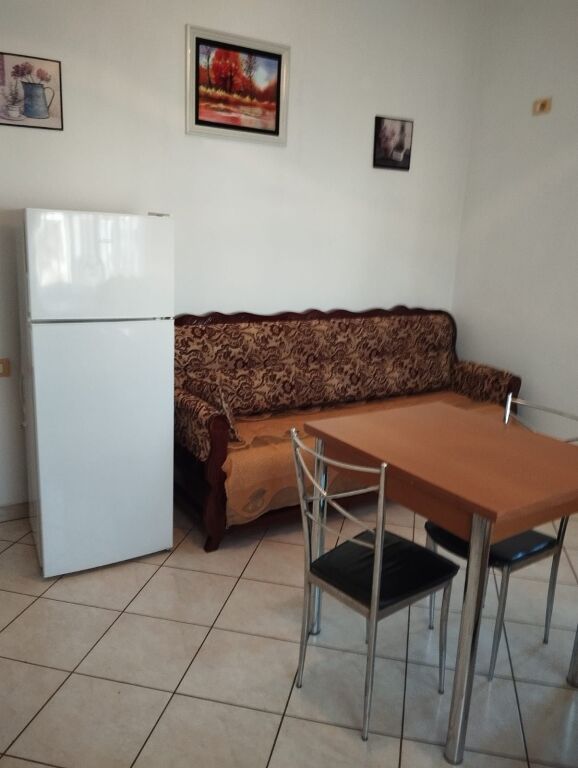 Qira, Hyrje Private 1+1, Laprake, 35.000 Leke/Muaj , i Diskutueshem