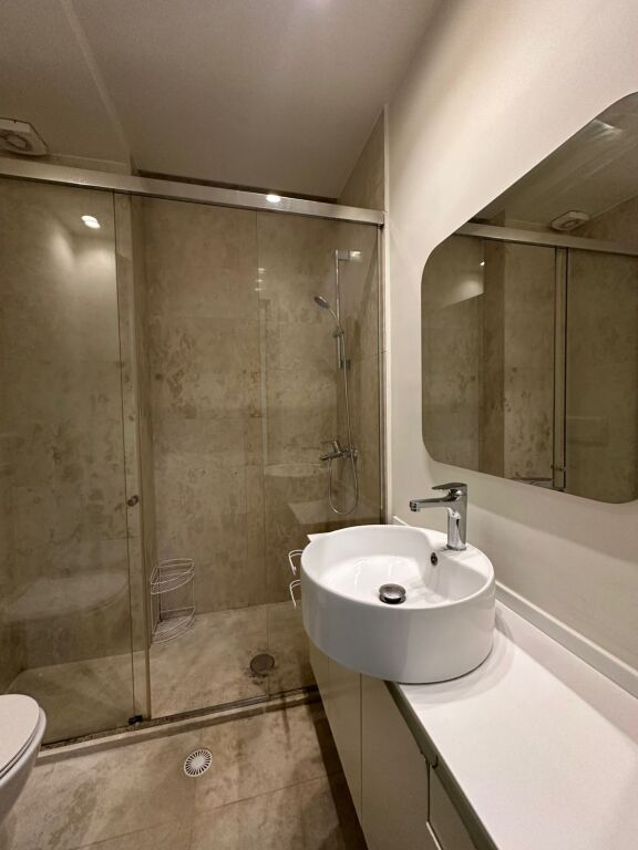 JEPET ME QIRA VILË 4-KATËSHE – White House, TEG