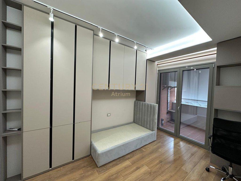 Apartament luksoz 2+1+2+Garazhd per shitje tek Tower Bridge, Oxhaku