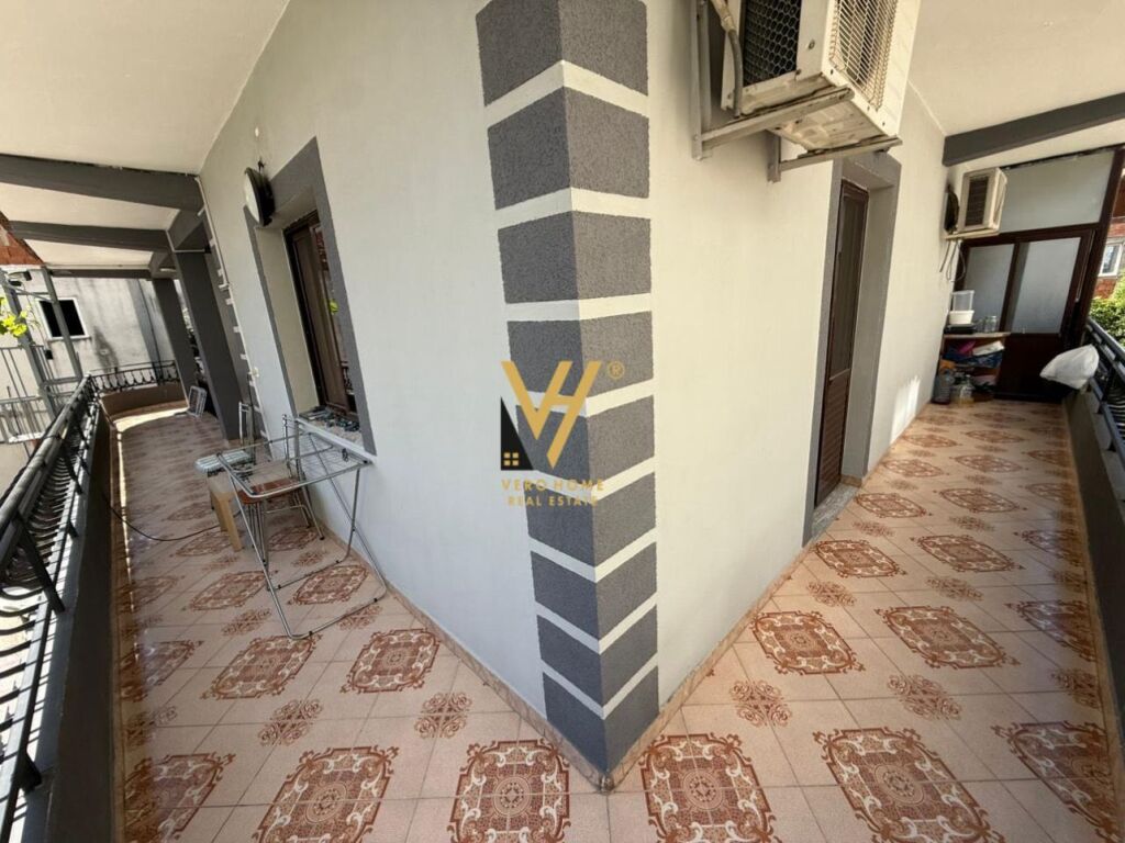 VENDESI CASA SU DUE PIANI A ASTIR 700.000 EURO
