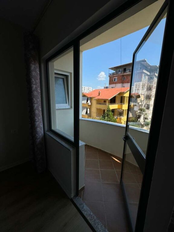 Jepet me Qera: 2+1📍Don Bosko (Prane Shkolles Vace Zela) - Kt.2 - 60.000 Lek - Pllt.2010 - Sp.90m² || 100% e Re dhe sapo Investuar✨