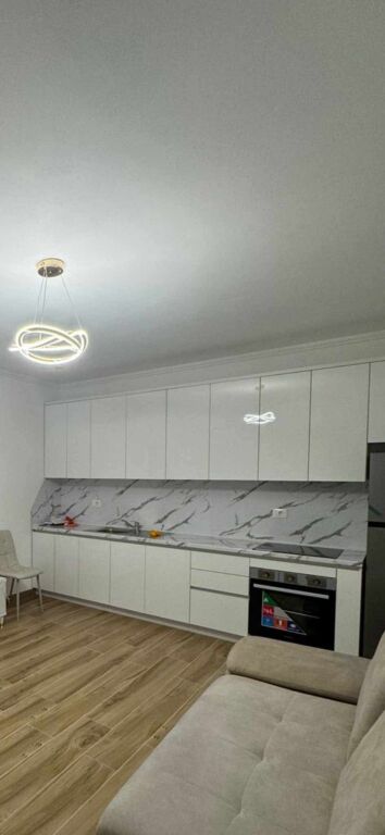 🏡 Jepet me qira apartament 1+1 me parkim në vilë – Shkozë