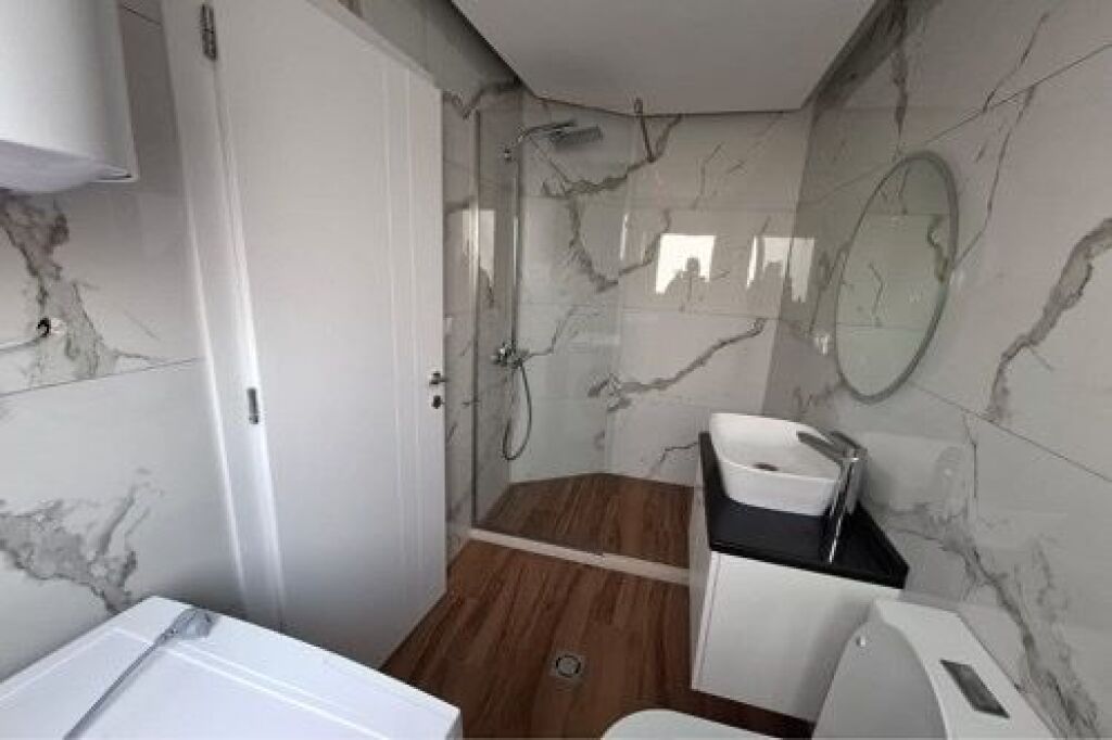 Apartament 3+1, Babrru!