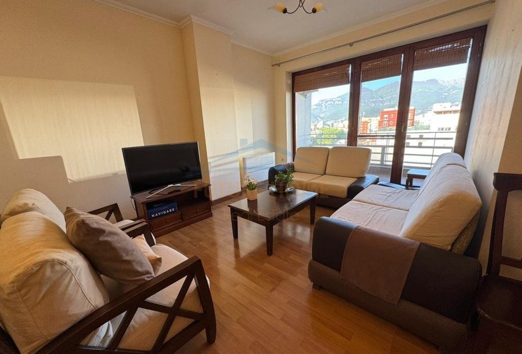 In vendita, Appartamento 2+1, Via Barrikadave, Tirana.​
