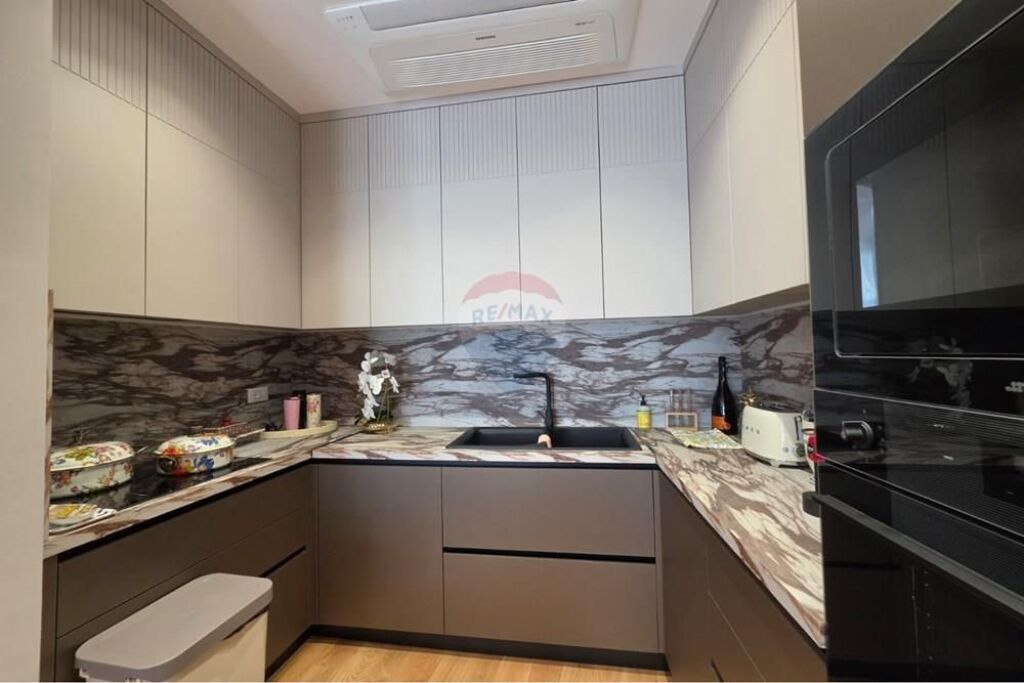 Apartment 2+1+ Parking for rent at Lake View