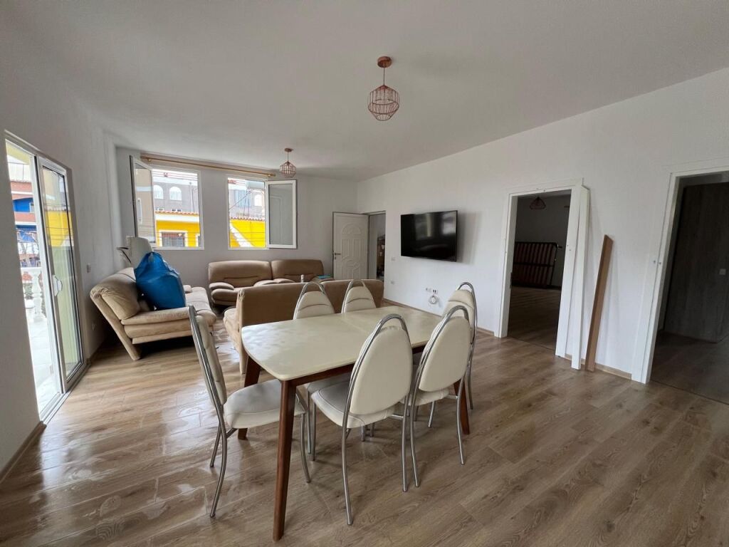 Floor villa for rent at the German Villas Elbasan Street