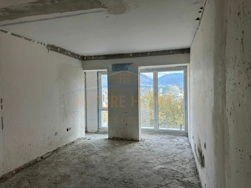 Kreu / Pronat / UNA68212  Kërko Për Apartamente, Toka, Vila, Zyra Për Shitje Ose Qira  Qera, Vilë 5-Katëshe, Kodra e Diellit 2