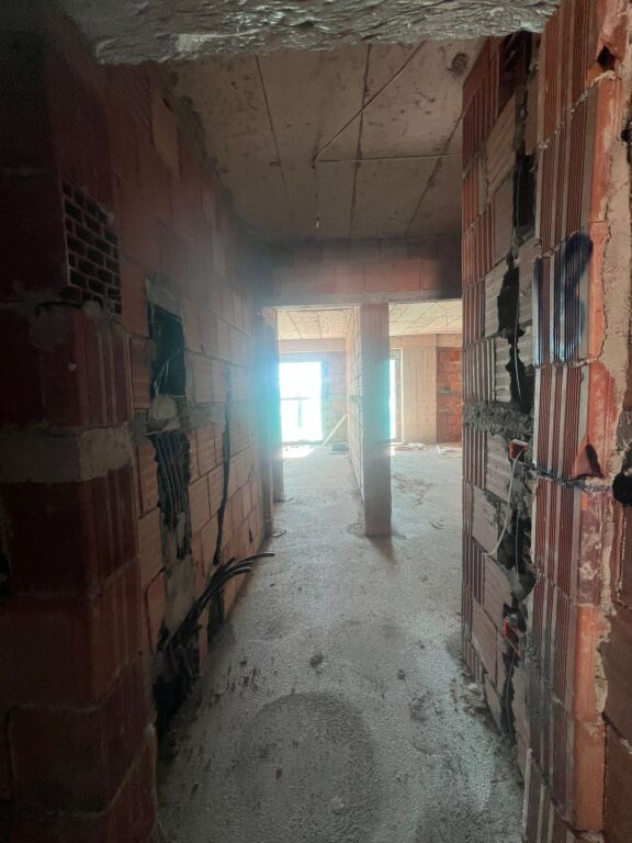 APARTAMENT NE SHITJE 2+1+2 OKAZION PORCELAN RRETHI KLANIT