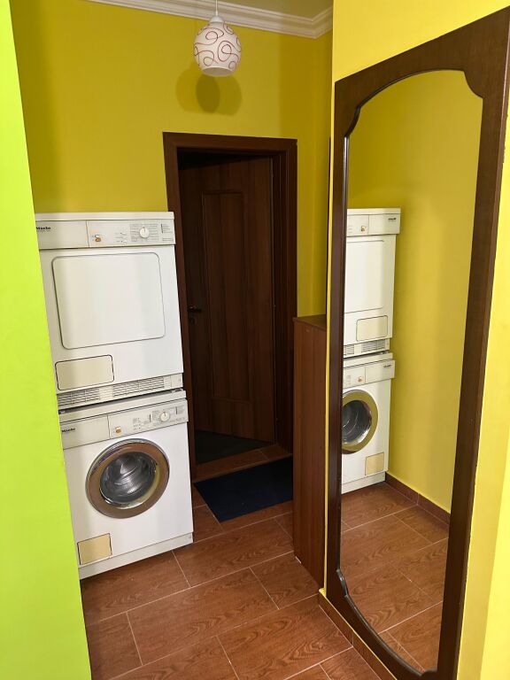 Jepet apartament me qira 1+1 , 21 Dhjetori