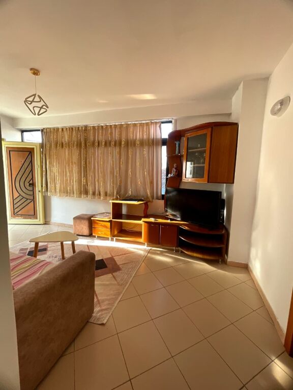 JEPET ME QERA APARTAMENT 2+1, LAGJA 10, DURRËS