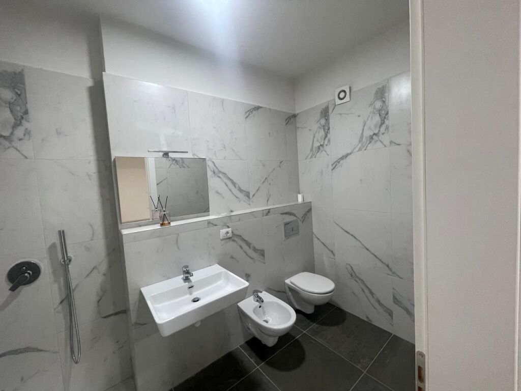 Apartament 2+1 bosh tek Rruga e Kosovareve