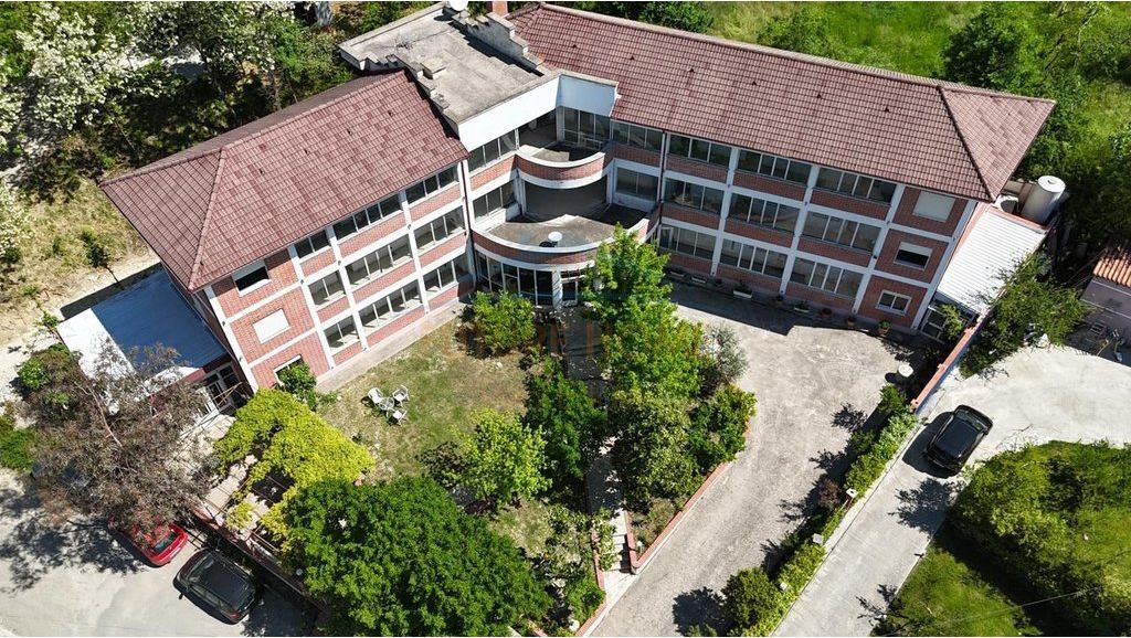 Qera, Restorant + Hotel , Linze