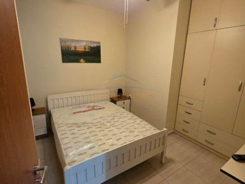 Shitet, Apartament 1+1, Unaza e Re, Tiranë.