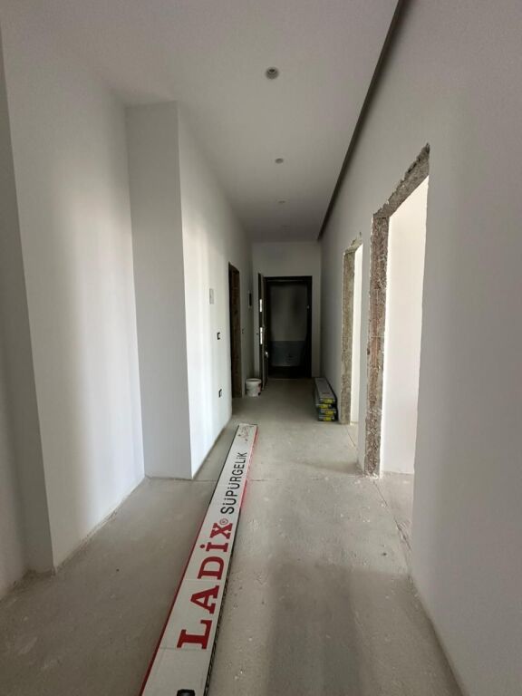 Shitet Apartament 2+1+2