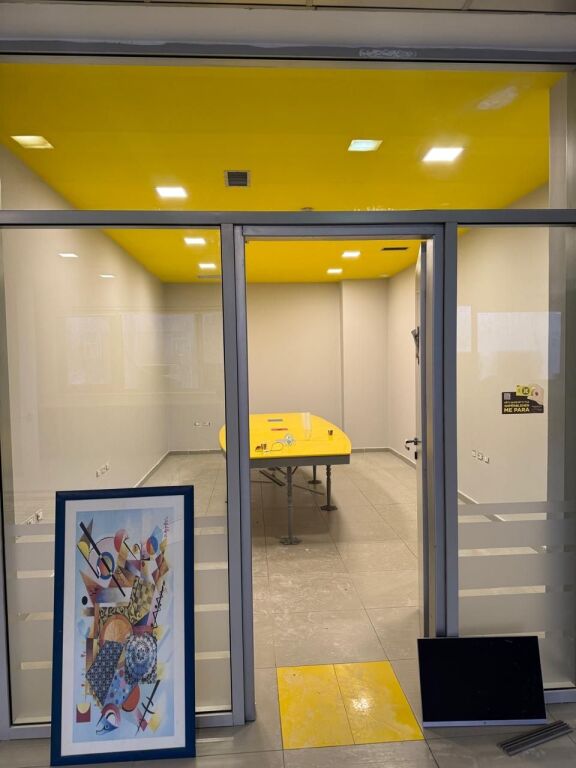 Ambjent biznesi, Rruga e Kavajes!