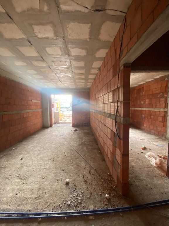 Shitet, Apartament 3+1, Kamez . Empire68253