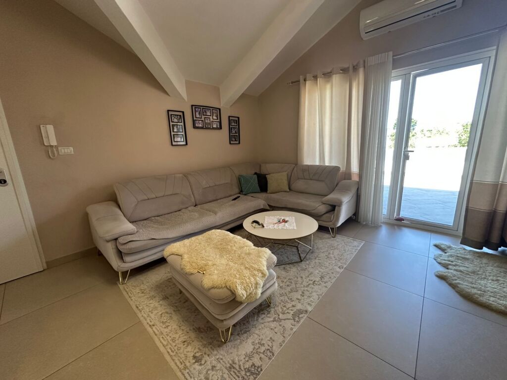 🏡 Apartament Premium 2+1 me Verandë – Rruga Marie Logoreci, Tiranë