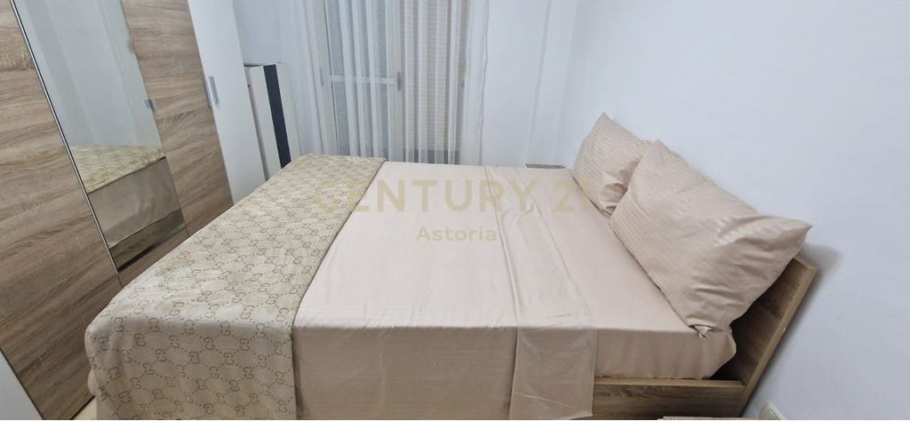 JEPET ME QIRA APARTAMENT 2+1 TEK RESTORANT KAPITEN MIR ZOTI